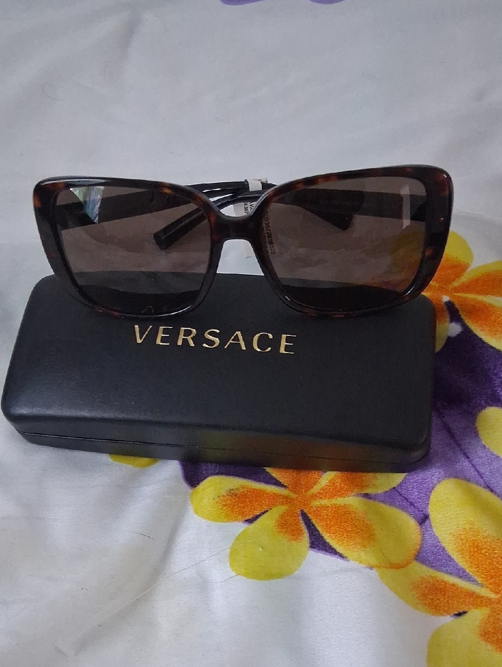 Versace Tortoiseshell Frame Sunglasses with Brown Gradient Lenses